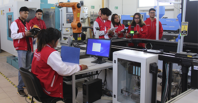 Imagen de Alumnos de Manufactura Avanzada
